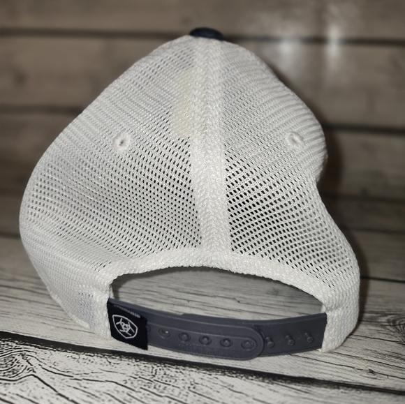 ARIAT Mens Rubber Sunset Shield Patch Adjustable Snapback Baseball Cap, Denim - Picture 4 of 7